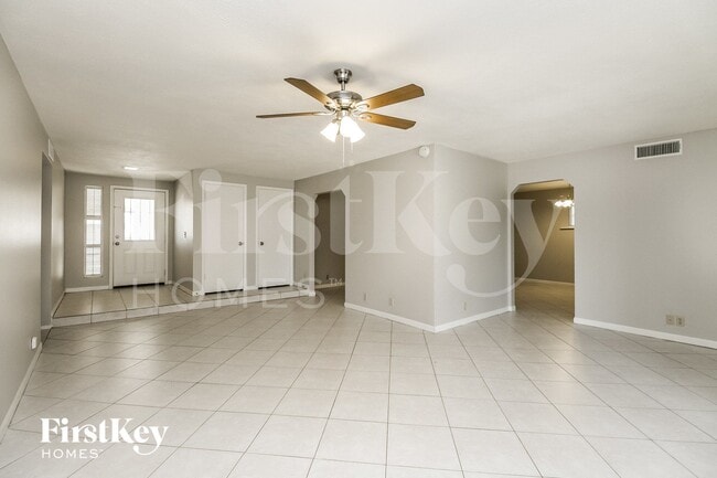 Building Photo - 2701 N Hartford St