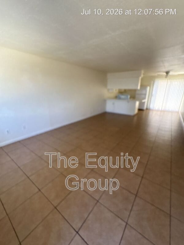Building Photo - 81 E Hazelwood Dr