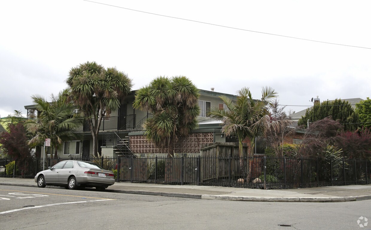 Primary Photo - 9405 Olive St