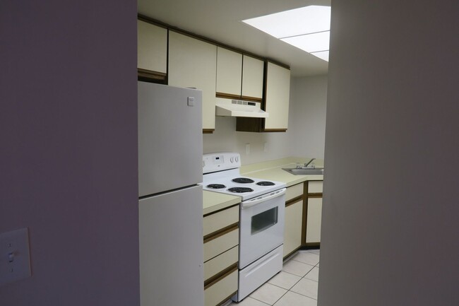 Foto del edificio - Available Now!