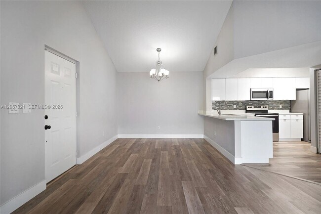 Foto del edificio - 18840 NW 57th Ave