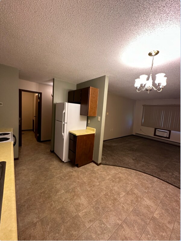 Building Photo - 550 8th St E