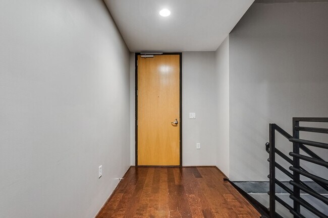 Foto del edificio - Juhl 161-City Views from this Spacious 2bd/2ba Residence