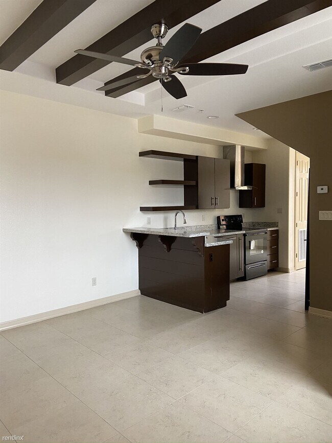 Foto del edificio - 525 E Pike Blvd