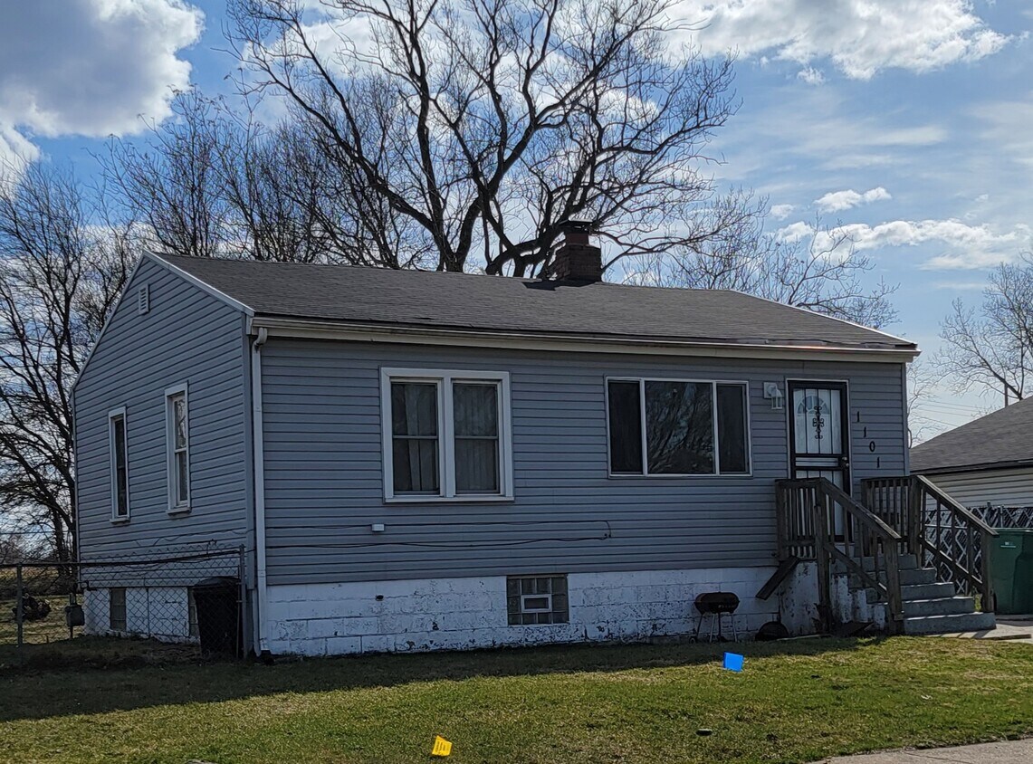 Primary Photo - 1101 E 16th Ave