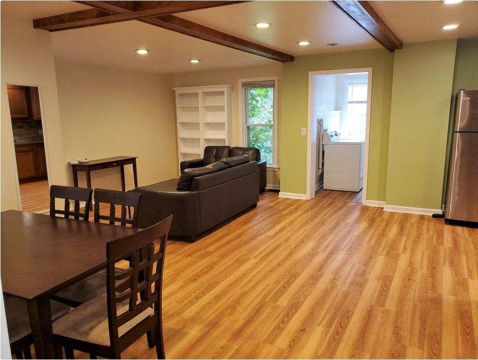 Foto principal - 84 Oak St