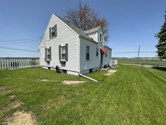 Building Photo - 3 br, 2 bath House - 1039 Brentwood Rd
