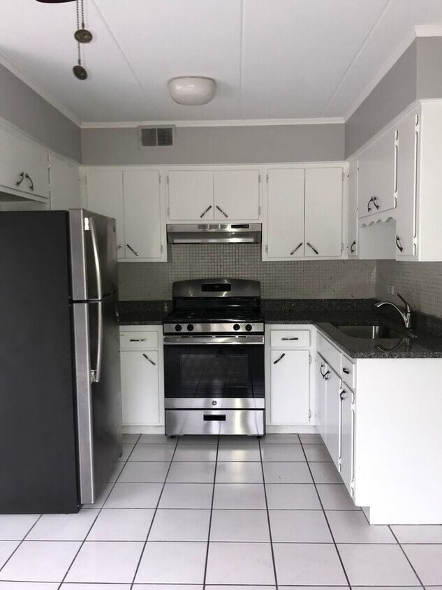 Primary Photo - 9735 S Cicero Ave