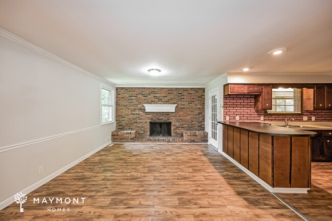 Building Photo - 629 Brook Dr