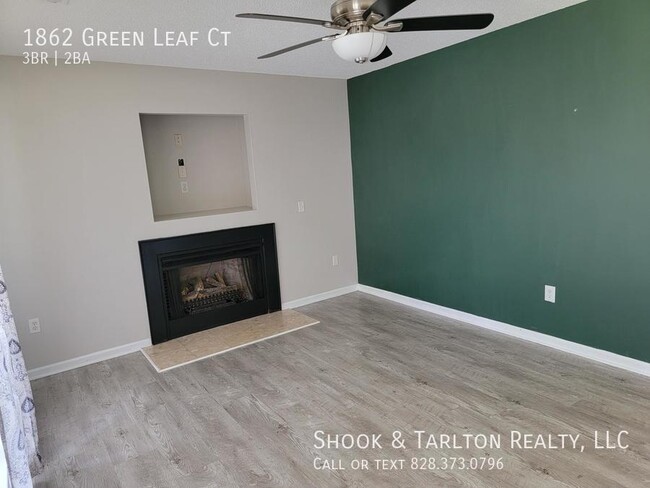 Building Photo - 1862 Green Leaf Ct