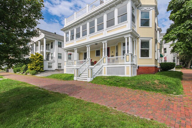 Building Photo - 64 Eastern Prom