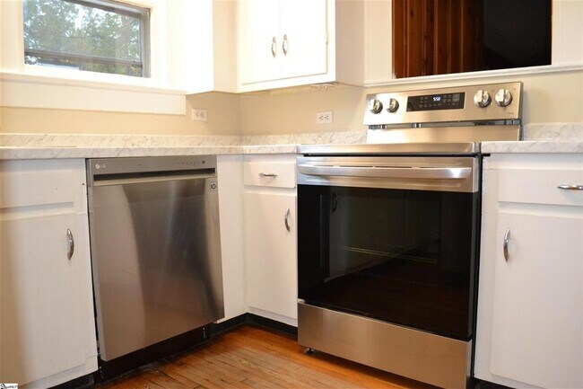 Foto del edificio - 40 Lanneau Dr