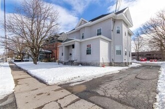 Building Photo - 156 Sterling St