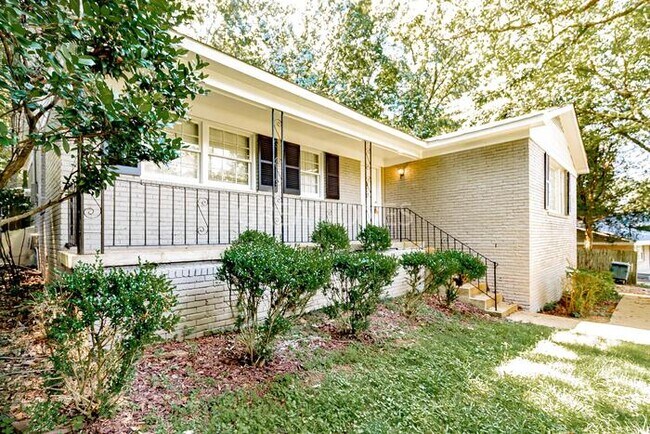 Foto del edificio - 405 Mountain Gap Rd SE