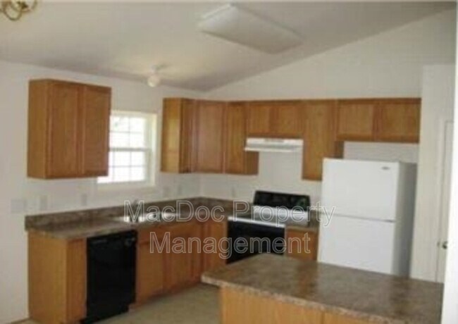 Building Photo - 85 Glass Cove