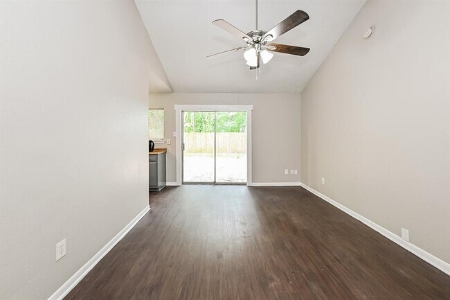 Building Photo - 4515 Donalbain Dr