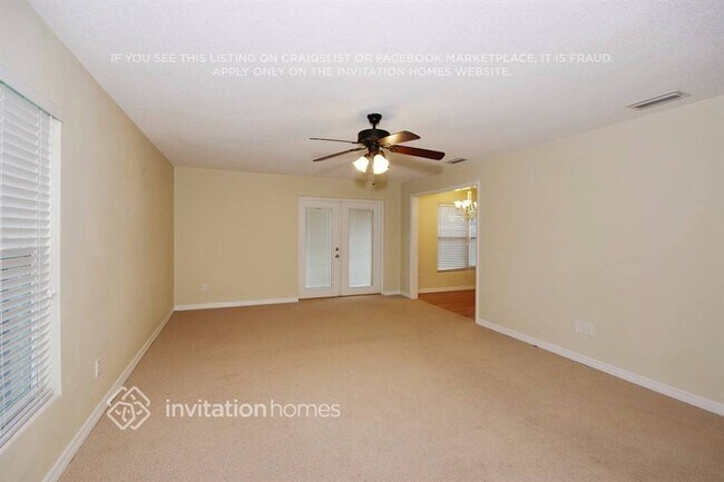 Building Photo - 3900 Lejune Ave