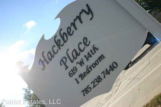 Foto del edificio - 1 br, 1 bath Apartment - 619 W. 14th