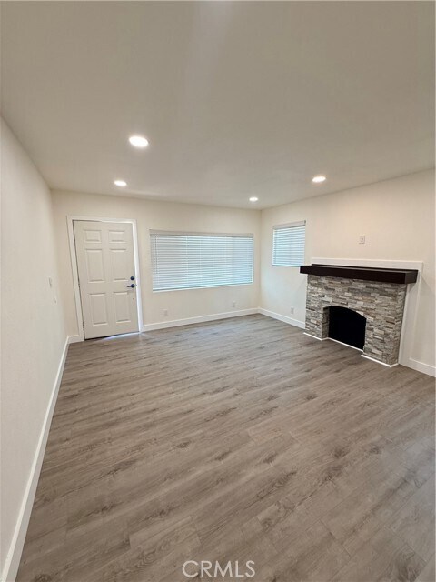 Building Photo - 1607 W 69th St