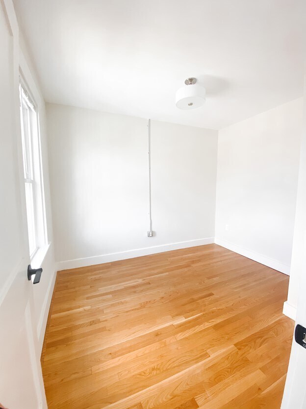 Foto del edificio - 84 Emerson St