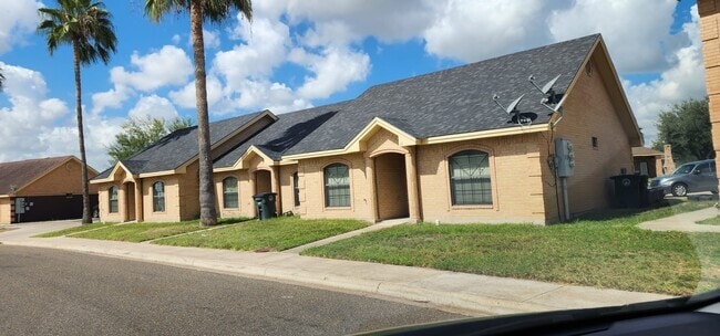 Primary Photo - 2000 Circle Dr
