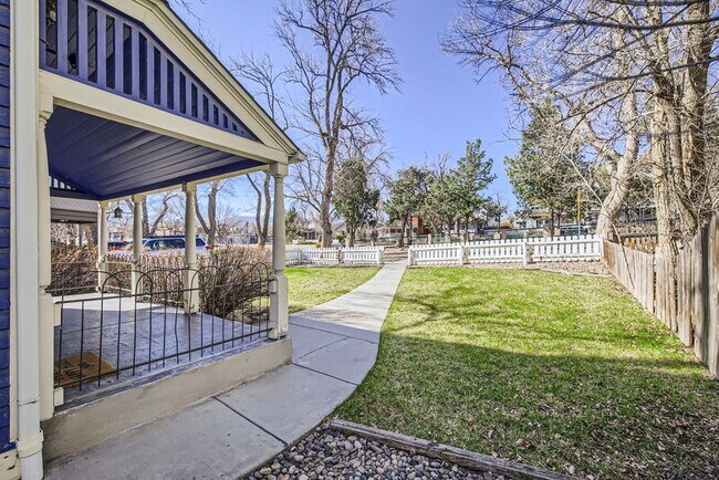 Foto del edificio - 537 E Platte Ave