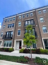 Building Photo - 42710 Darala Dr