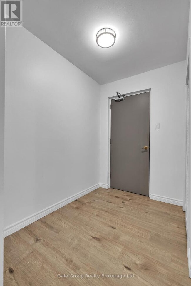 Building Photo - 75 Hale St