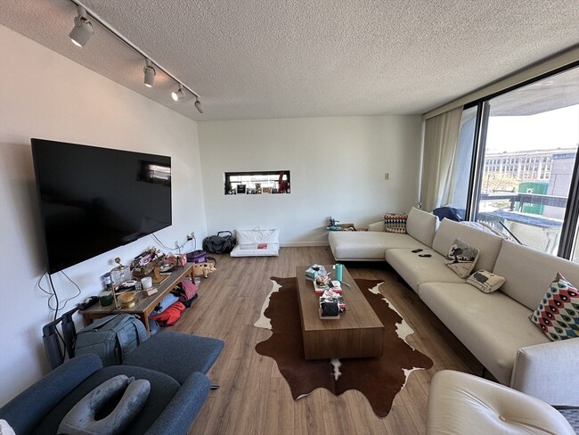 Foto del edificio - 566 Commonwealth Ave