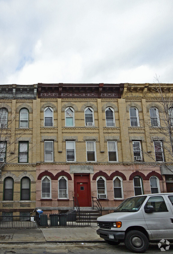 Primary Photo 1/13/07 - 1341 Hancock Street Apartments