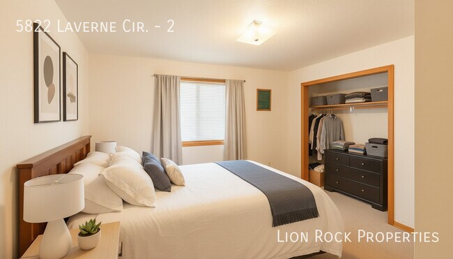 Building Photo - 5822 Laverne Cir N