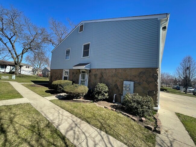 Building Photo - 326 Mallard Ct