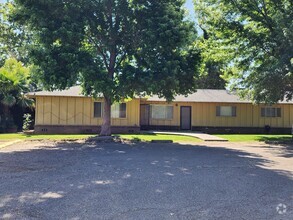 Building Photo - 21605 Mayfair Dr