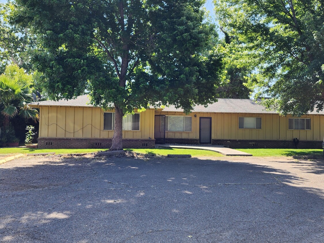 Foto principal - 21605 Mayfair Dr