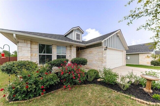 Foto del edificio - 303 Schuylerville Dr