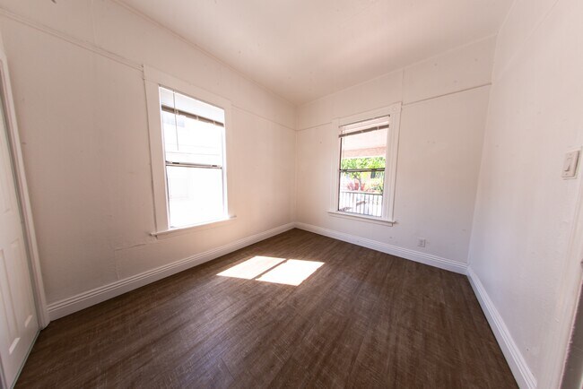 Foto del edificio - 431 W 16th St