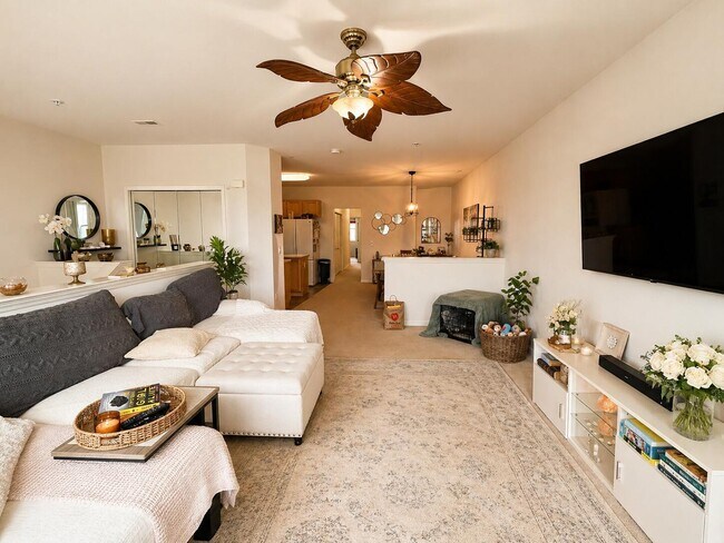 Foto del edificio - 1346 Hillcrest Dr