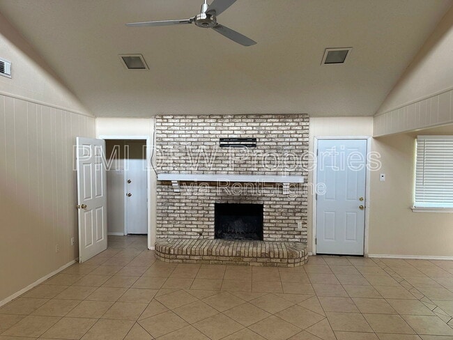 Building Photo - 5209 Pensacola Dr
