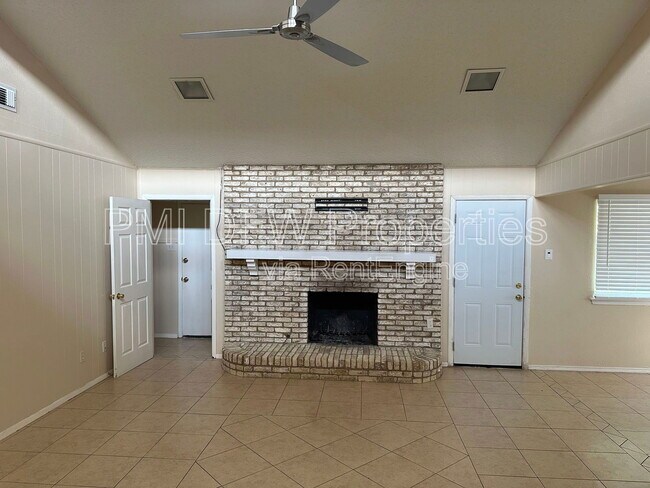 Foto del edificio - 5209 Pensacola Dr