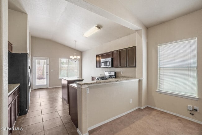 Building Photo - 2932 Pino Triste Dr
