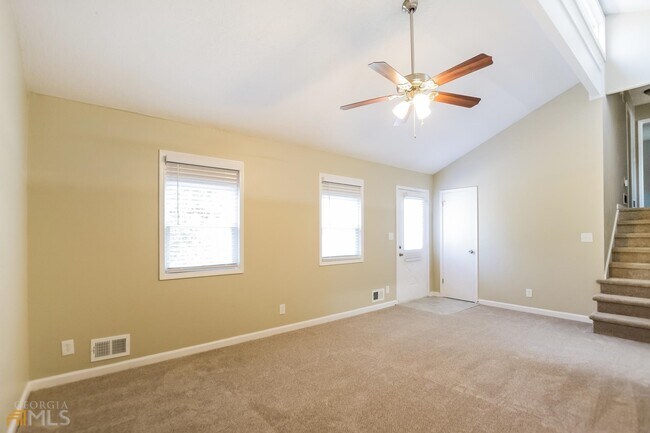 Building Photo - 2990 Barrett Dr NW