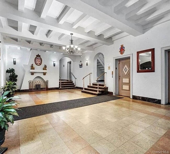 Foto del edificio - 37-21 80th St