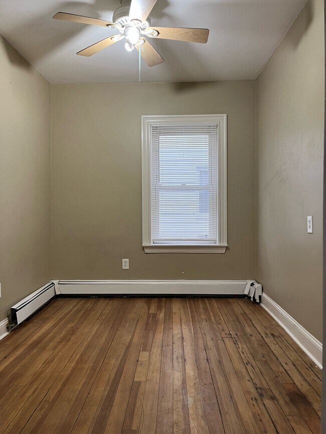 Foto del edificio - 79 Radcliffe Ave