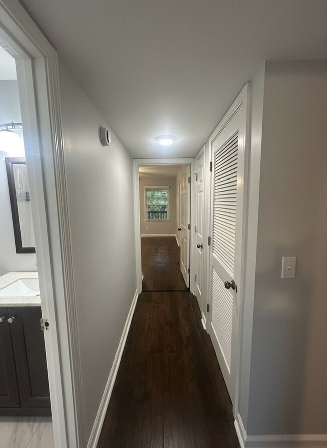 Building Photo - 207 Westfield Dr