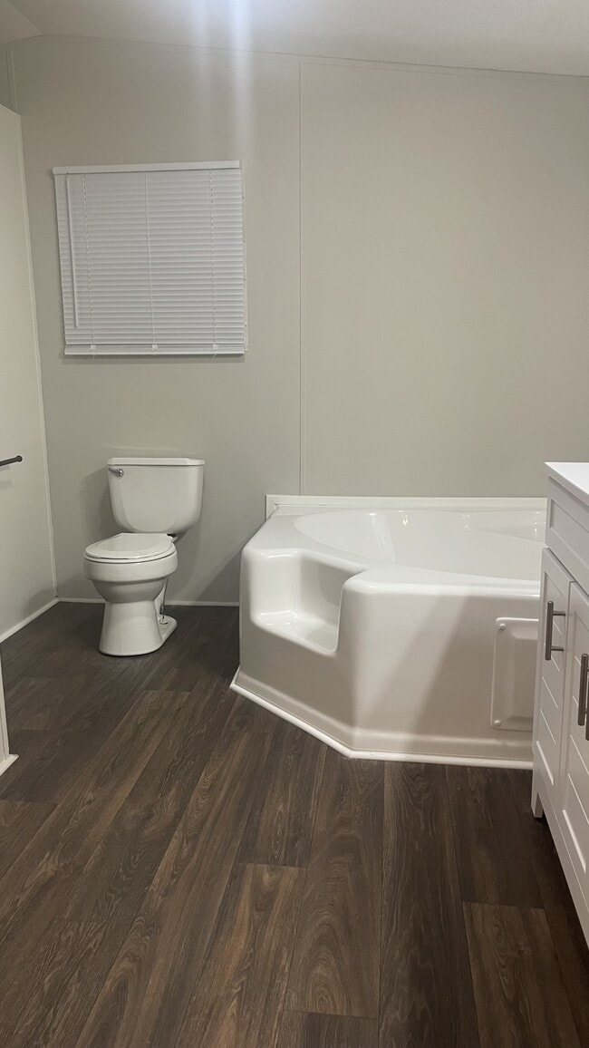 Foto del edificio - 1518 Lee County Rd 270