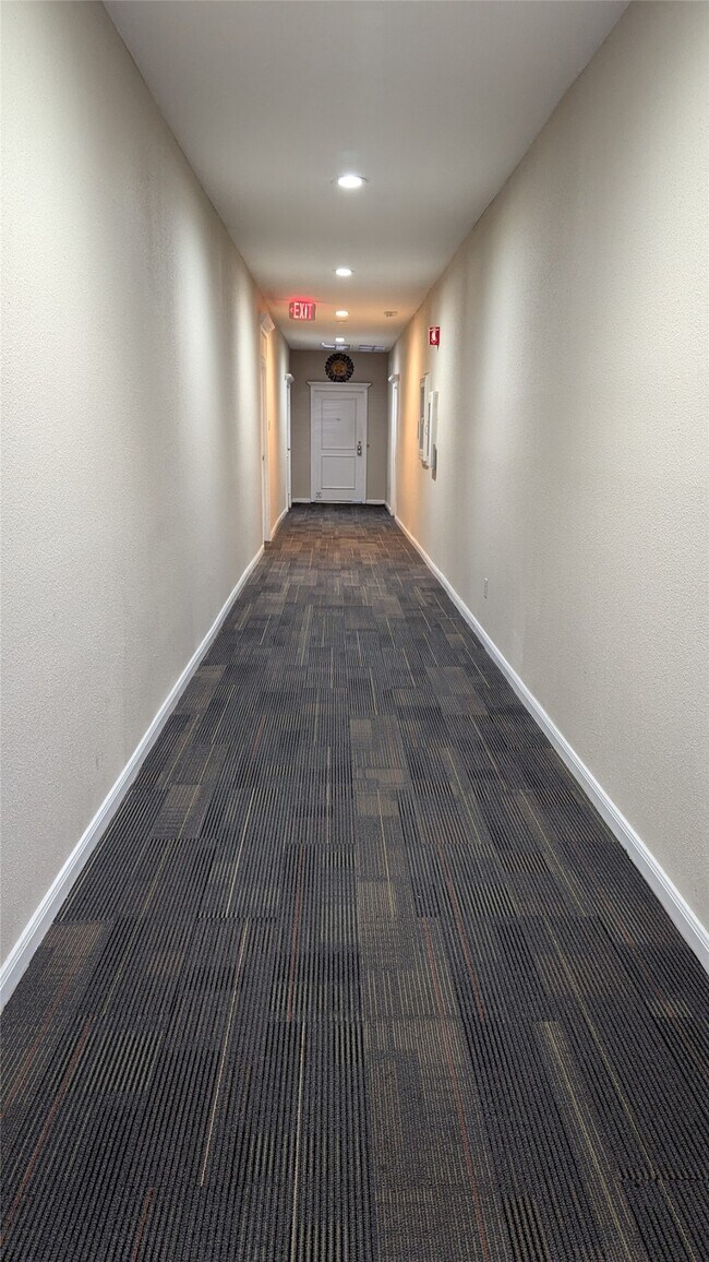 Foto del edificio - 2400 N Braeswood Blvd