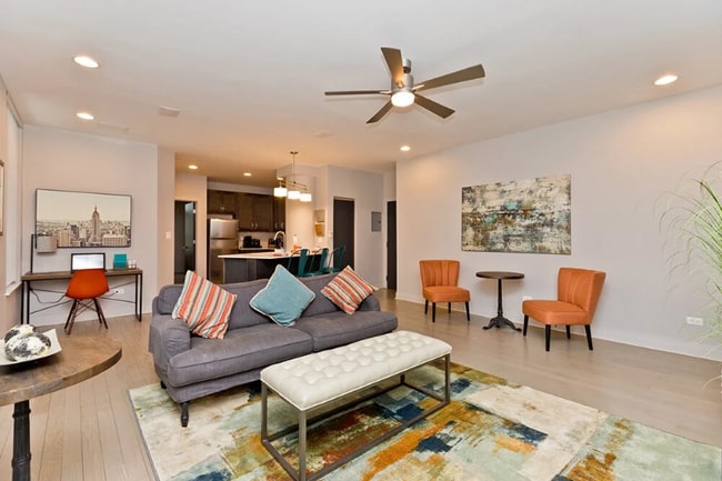 Foto del edificio - 4602 N Clarendon Ave