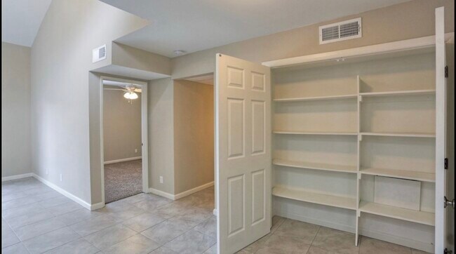 despensa - 25019 Peachland Ave