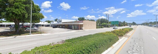 Building Photo - 7153 Pembroke Rd