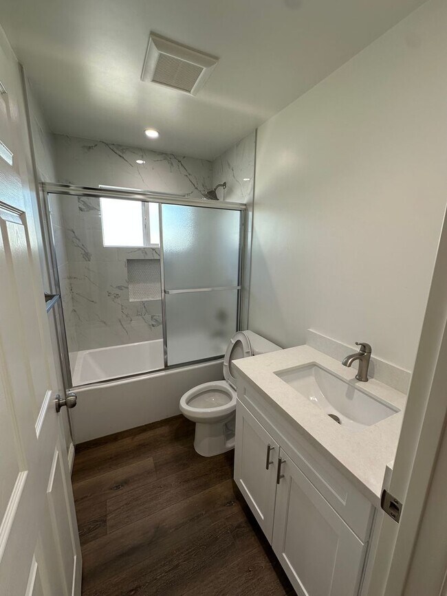 Building Photo - Newly Build 4-bedroom, 2 bath ADU!